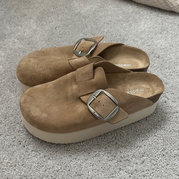 Madden Girl platform clogs - Picture 1 of 4